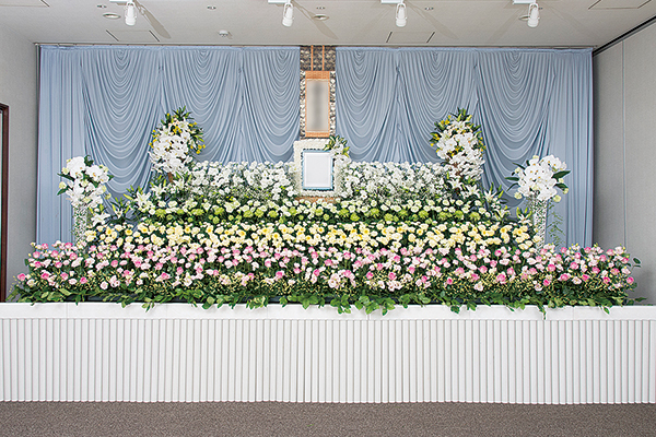写真：生花祭壇